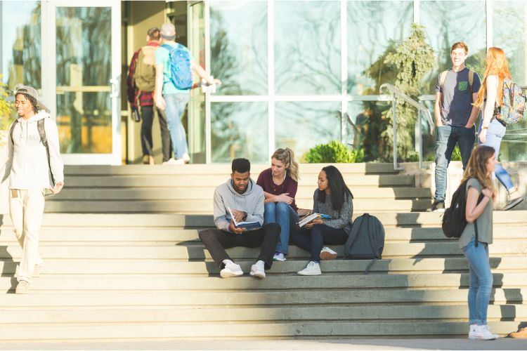 On-Campus vs. Off-Campus Living